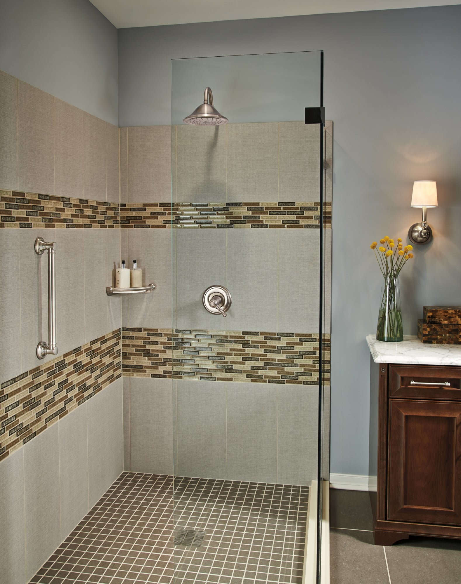 Delta BathSafety 18\" Traditional Decorative ADA Grab Bar in Champagne Bronze