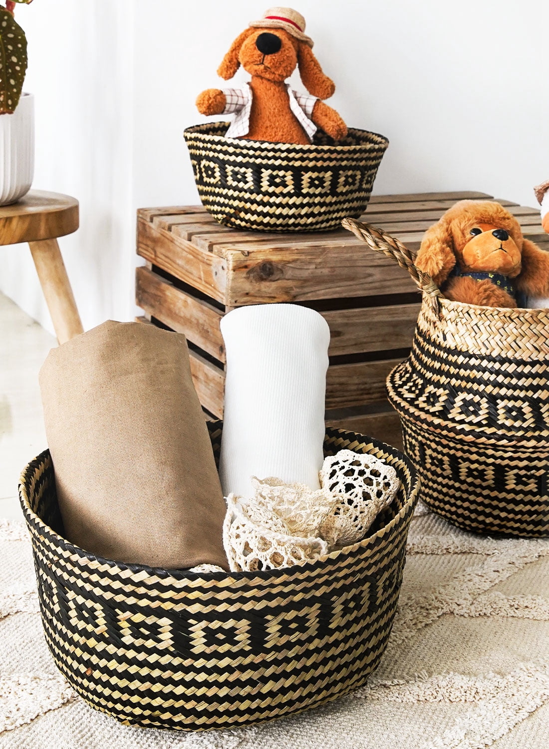 LE TAUCI Plant Basket, S+M+L Black Flower Woven Seagrass Belly Planter Baskets, Set of 3