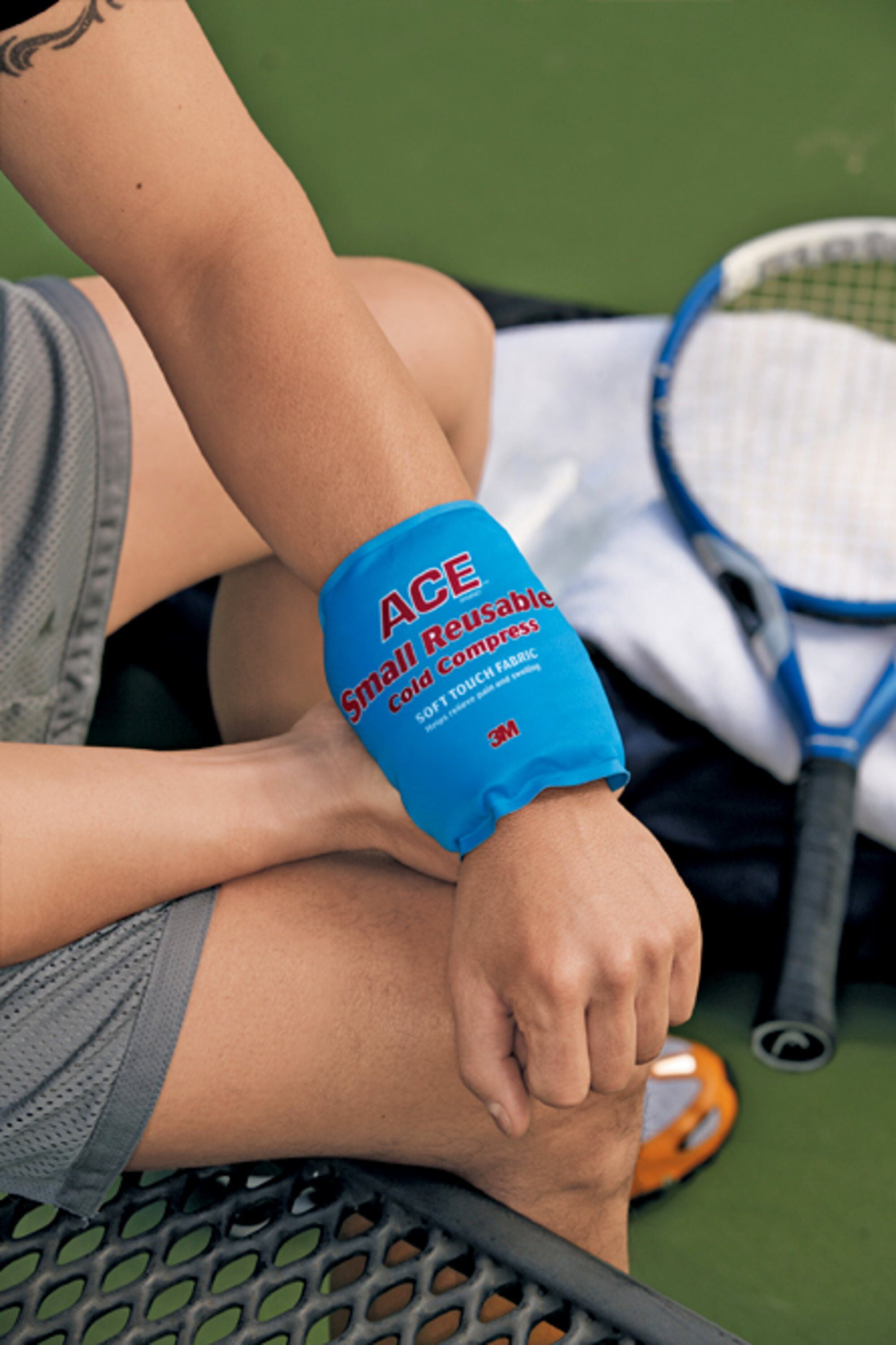 ACE Reusable Cold Compress, Small, Helps Relieve Pain caused by Sprains and Muscle Aches, Blue 1/Pack