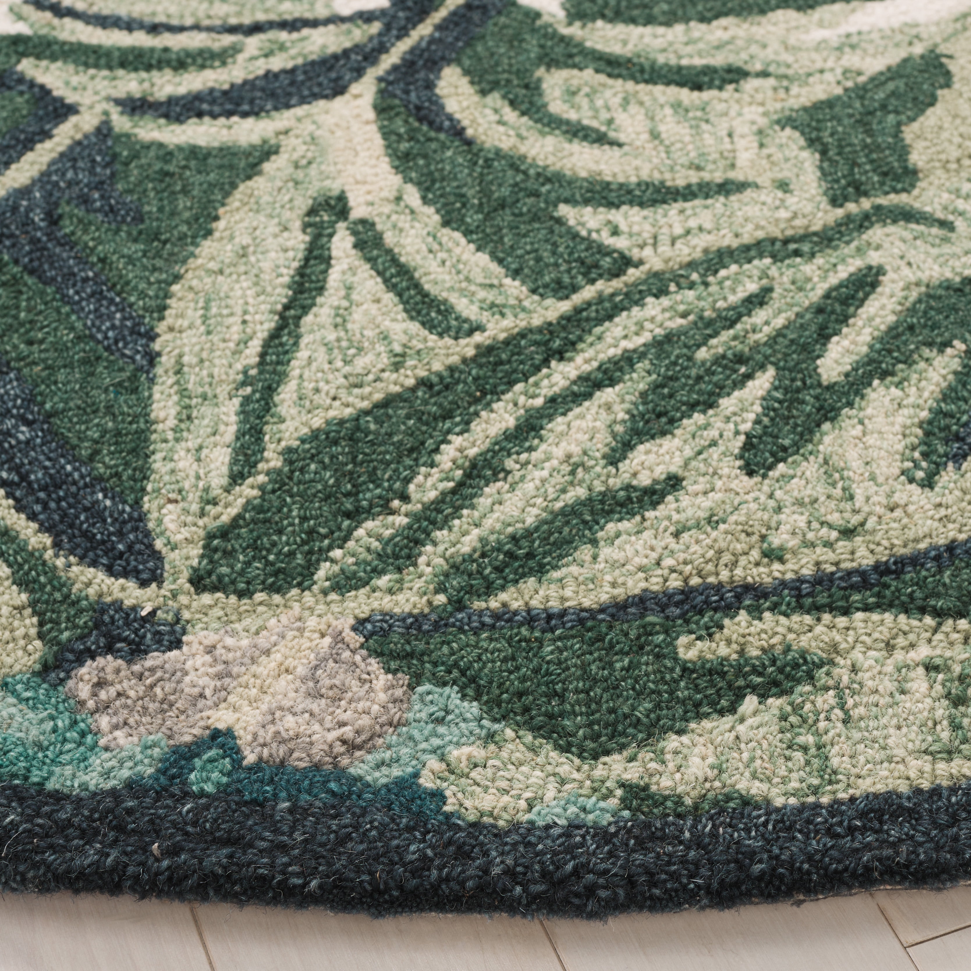 SAFAVIEH Blossom Wendell Leaves Area Rug, Ivory/Green, 6' x 6' Round