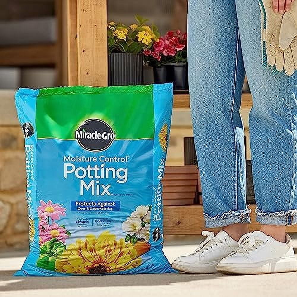 Miracle-Gro Moisture Control Potting Mix for Outdoor and Indoor Plants, 16 qt. 2-Pack