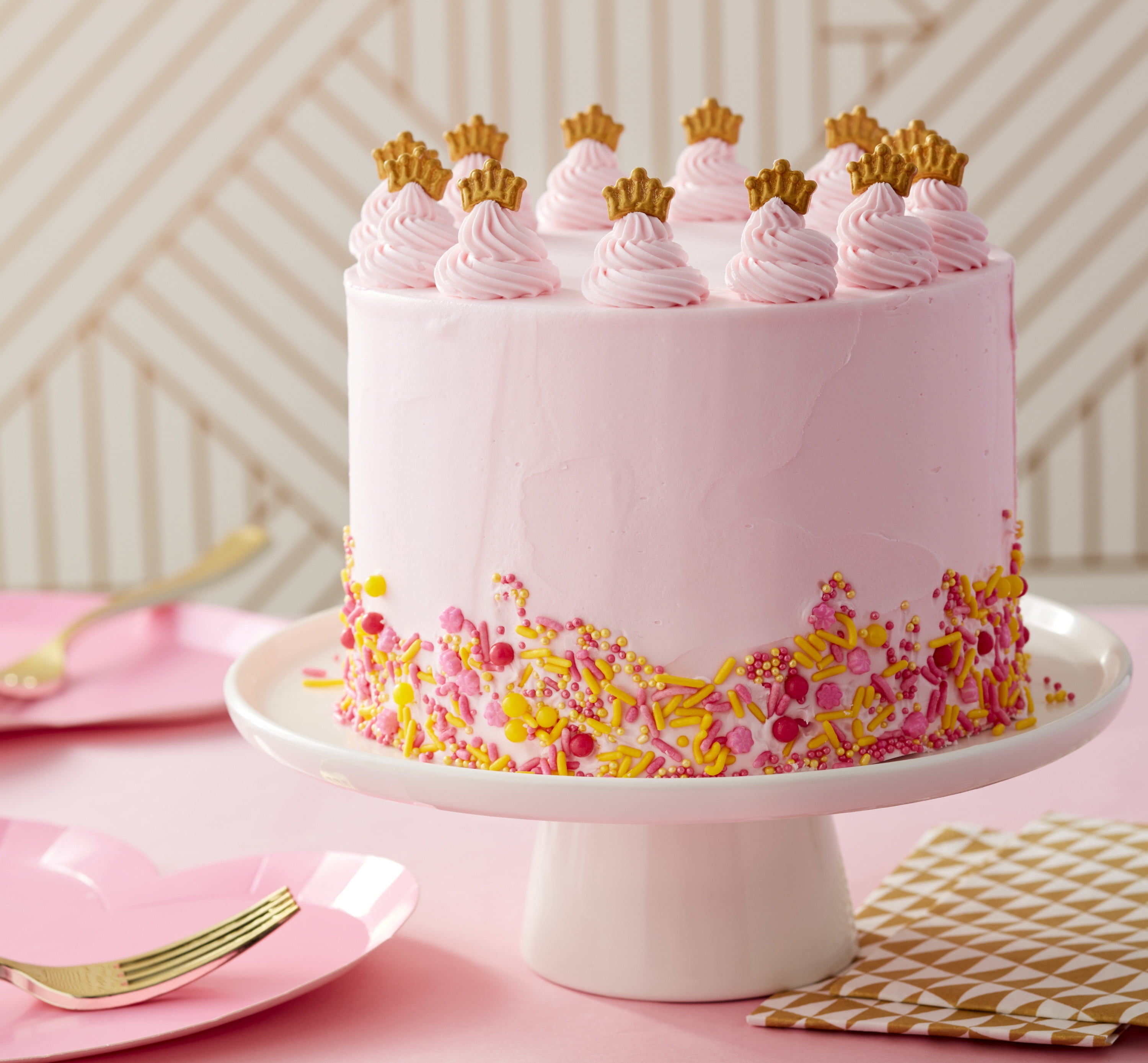 Wilton Ready-to-Use Medium Consistency Pink Buttercream Frosting, 16 oz. Tub
