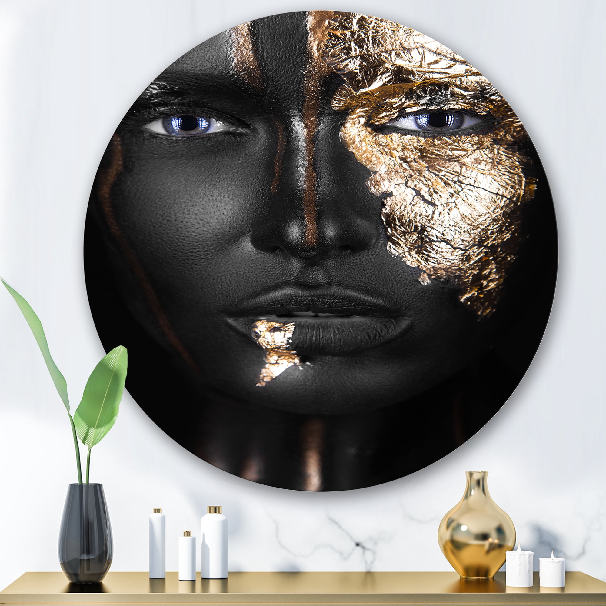 Designart 'Portrait of A African American Girl with Gold Makeup' Modern Circle Metal Wall Art 36x36 - Disc of 36
