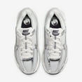 thumbnail image 3 of Women's Nike Vomero 5 Photon Dust/Chrome-Gridiron (FD0884 025) - 7, 3 of 7