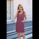 thumbnail image 4 of Vestido Corto de Fiesta Ajustado con Bolsillos, Sin Mangas, Cuello Redondo, Botones, de Punto, Color Liso, para Mujer (Verano 2025) Rojo Ladrillo M, 4 of 10
