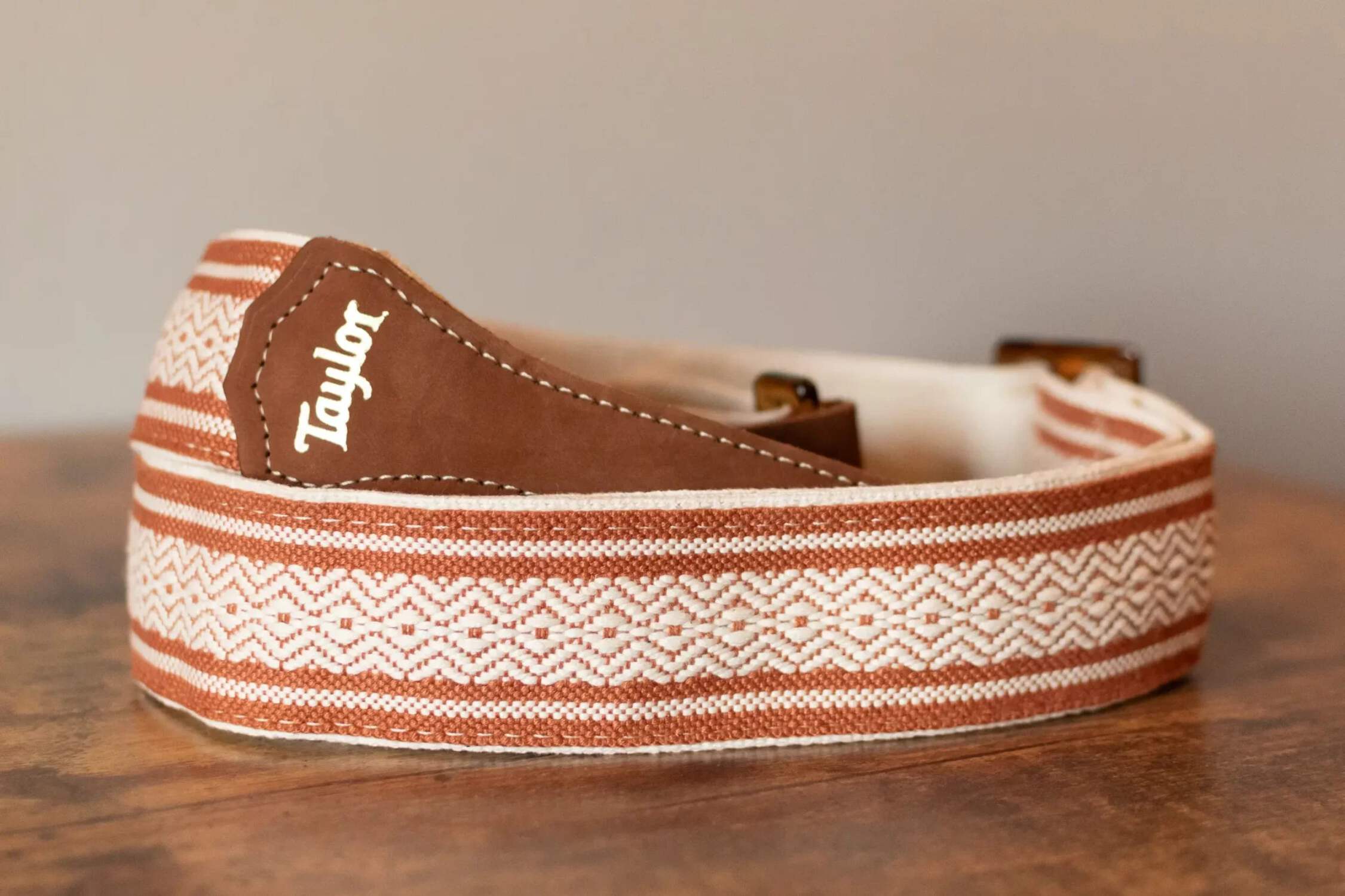 Taylor Academy Guitar Strap - White/Brown Jacquard Cotton - 2"