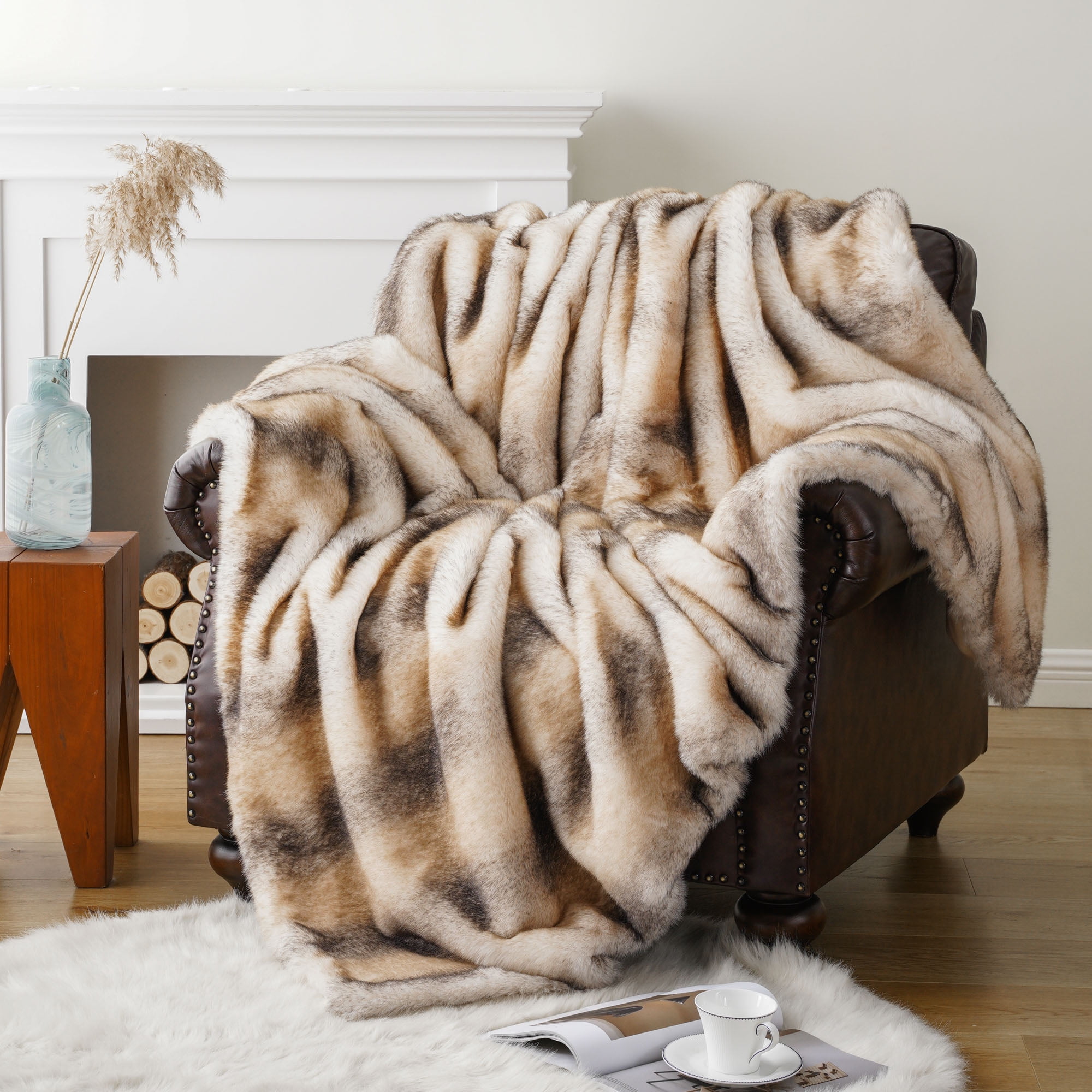 Battilo Luxury Striped Faux Fur Throw Blanket, Large Mink Faux Fur