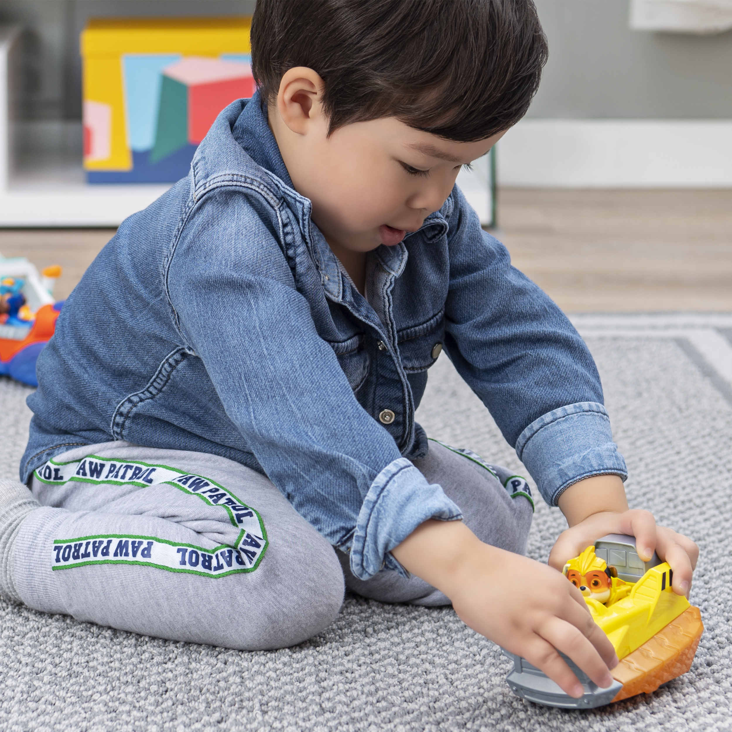 PAW Patrol, Mighty Pups Charged Up Rubble’s Deluxe Vehicle with Lights and Sounds