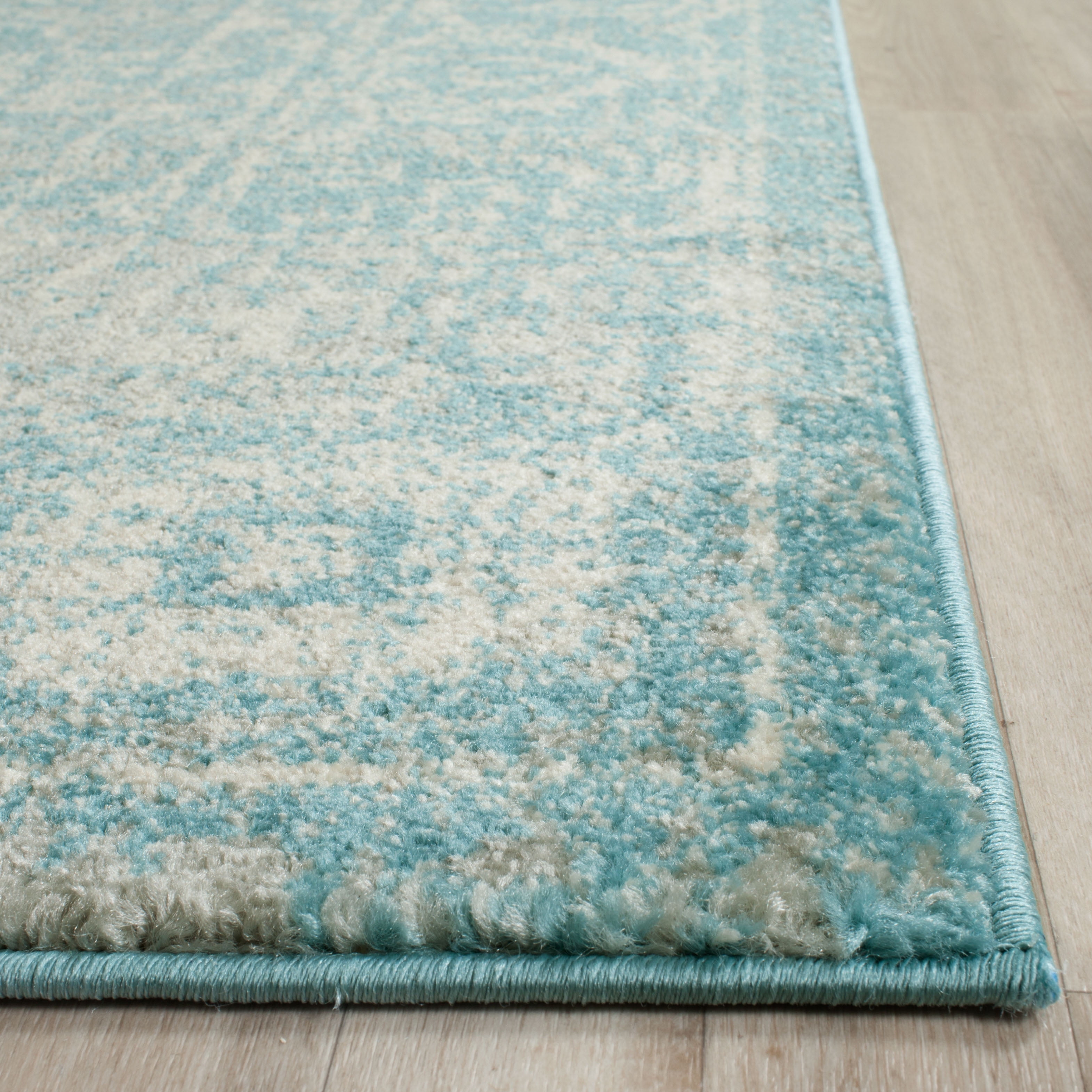SAFAVIEH Evoke Ronald Bordered Area Rug, Light Blue/Ivory, 4' x 6'