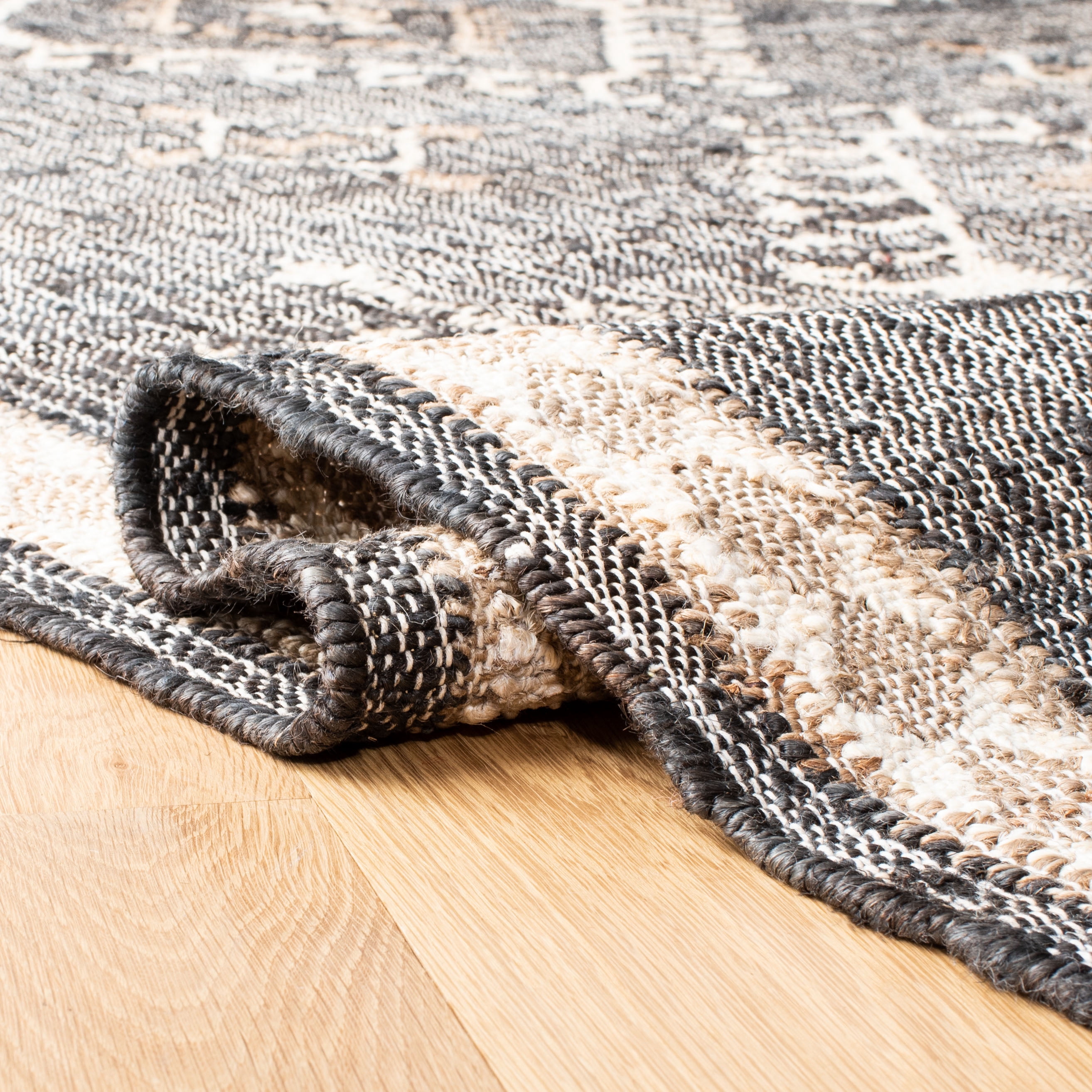Safavieh Kilim Lisette Tribal Area Rug, Black/Ivory, 2' x 3'