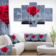 thumbnail image 1 of Rose Rouge à l'Intérieur du Livre - Grande Impression sur Toile d'Art Floral, 1 of 3