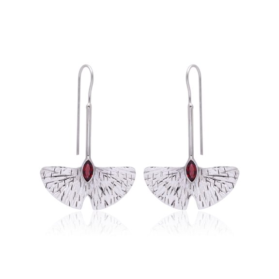 Silver Carving Garnet Earring