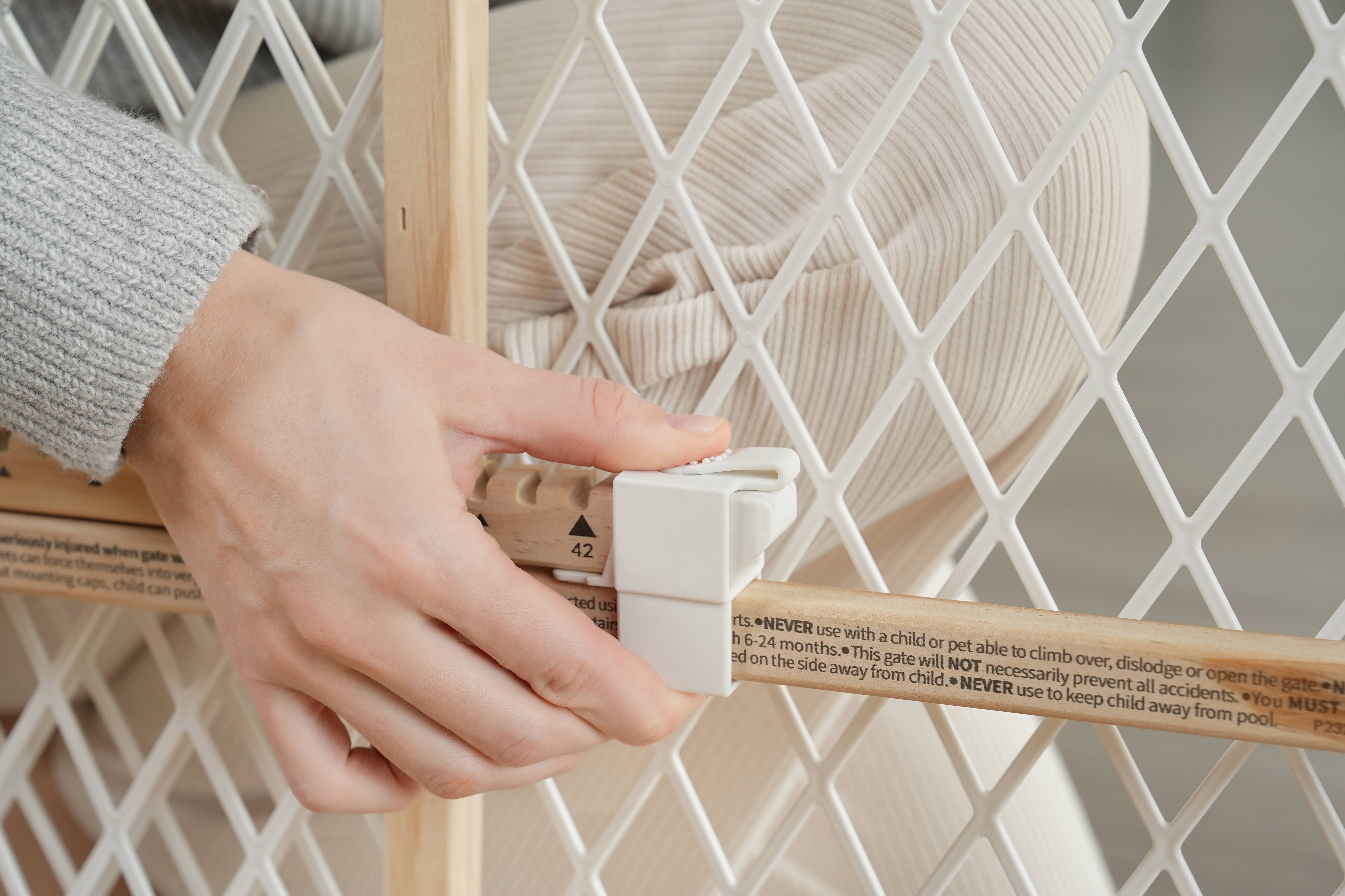 Parent's Choice Standard Wall Safety Gate, Fits 26-42 Inches photo 7