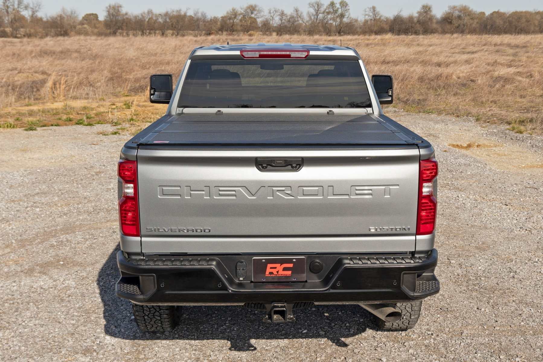 Rough Country Hard Flip Up Bed Cover for 20-26 Chevy/GMC 2500HD | 6'9 - 49120651