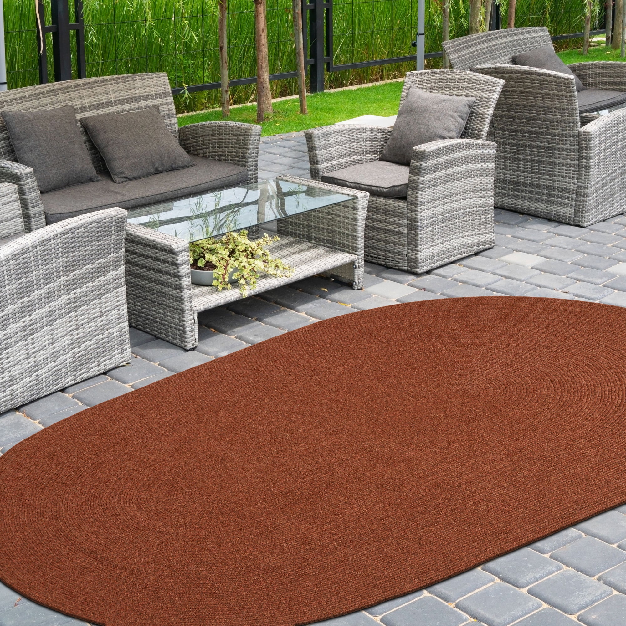 Superior Braided Indoor/ Outdoor Area Rug, 4' Round, Fog Green