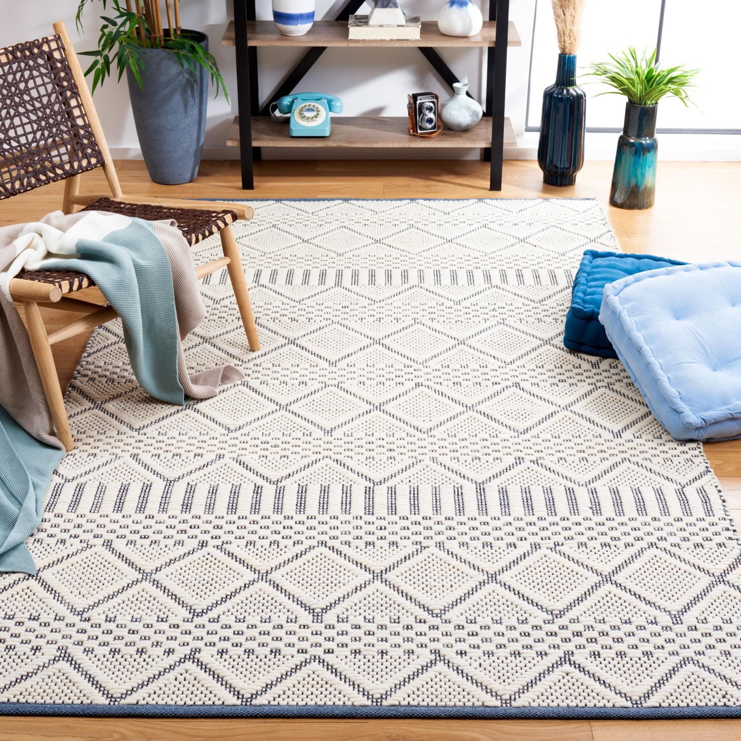 SAFAVIEH Natura Maisy Tapis Géométrique Rayé