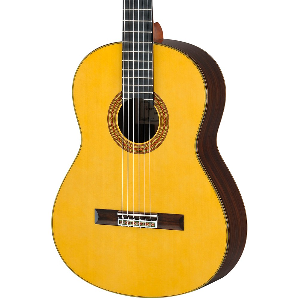 Yamaha GC32 Handcrafted Cedar Classical Guitar Natural Spruce