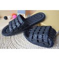 thumbnail image 1 of Zapatillas de plataforma EVA para parejas, chanclas antideslizantes de suela blanda para baño para hombres y mujeres, zapatos cómodos impermeables de estilo Neutral, 1 of 7