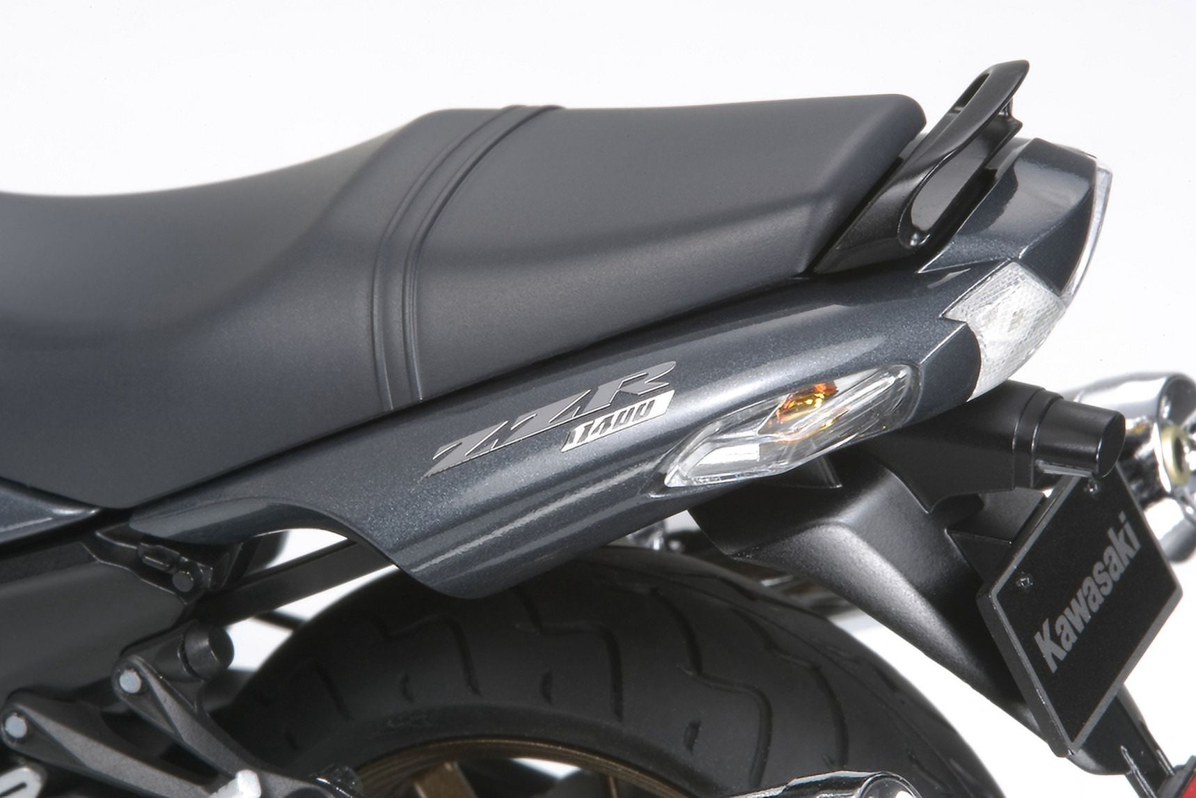 TAM14111 - 1/12 Tamiya Kawasaki ZZR 1400 Motorcycle - Walmart.com