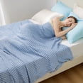 thumbnail image 4 of Manta Bedsure Cooling de algodón con forma de gofre, tamaño king, color azul cielo, 4 of 7
