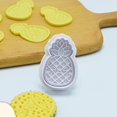 thumbnail image 3 of Molde de plástico con forma de piña en 3D para fondant, borde de tarta, molde de chocolate, 3 of 5