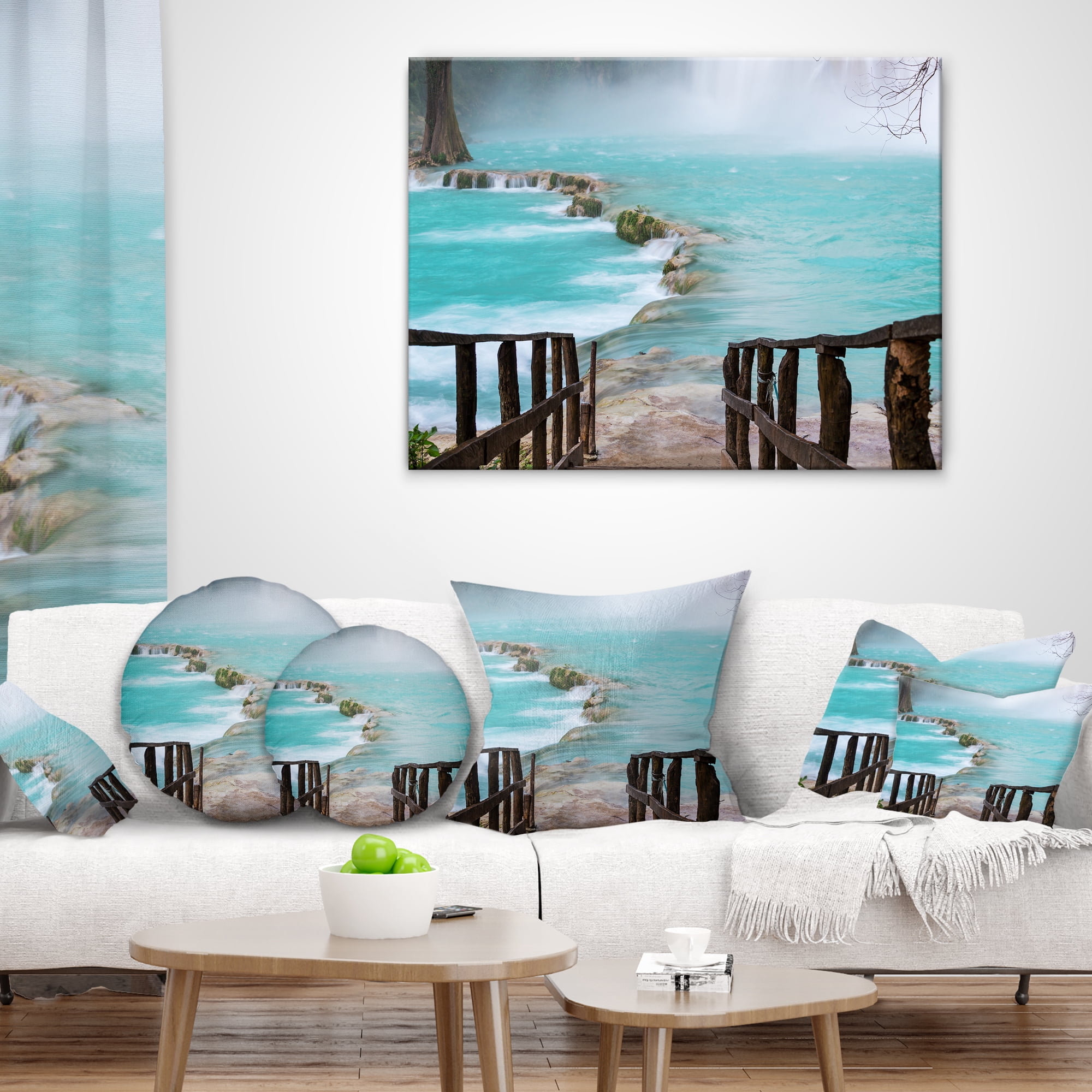 Designart Old Bridge into Mexico Waterfall - Seashore Throw Pillow - 18x18