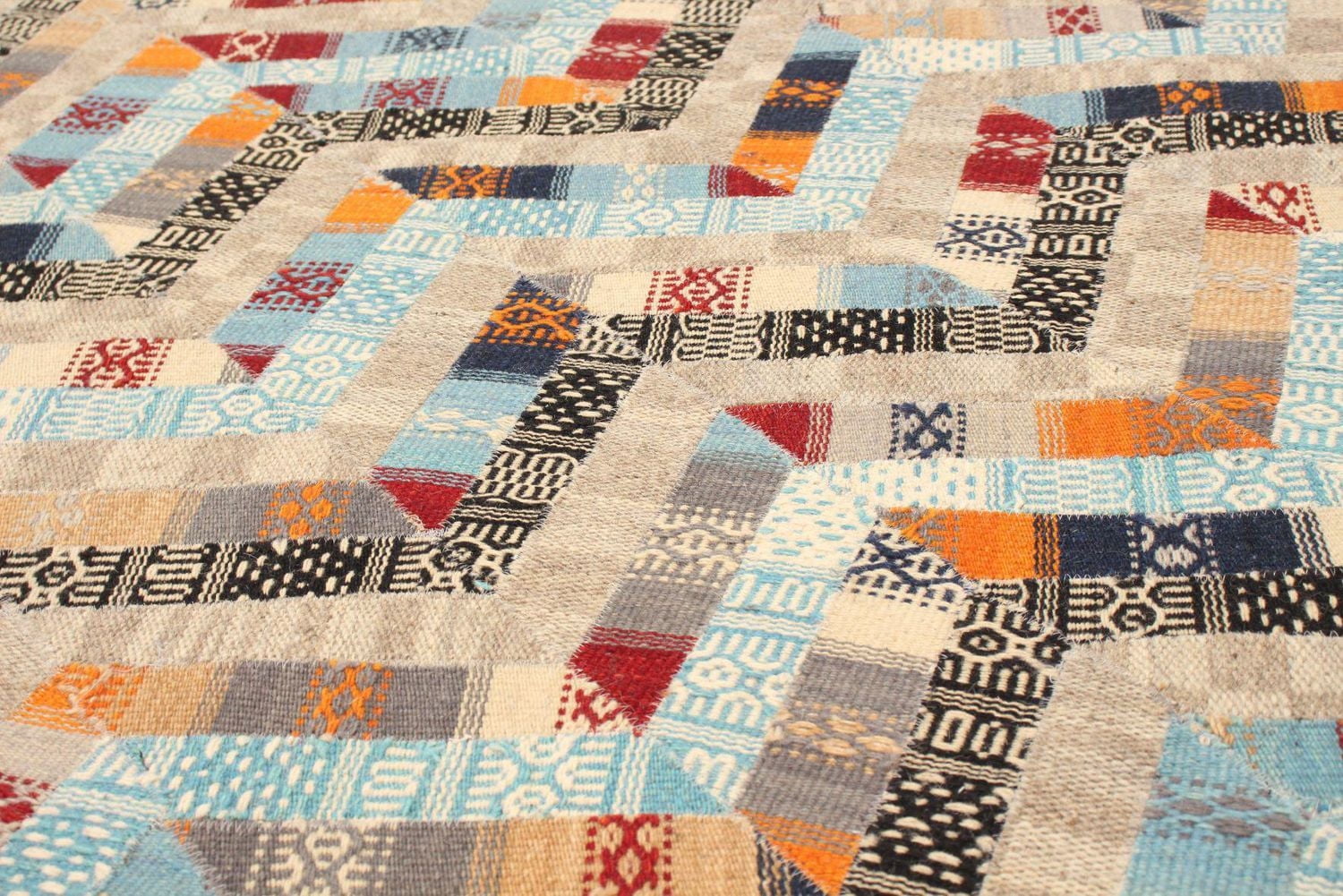 ECARPETGALLERY 5'2" x 7'9" Transitional Río Handmade Area Rug for Living Room, Dining Room and Bedroom in Ivory