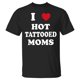 thumbnail image 1 of Camiseta "Me encantan las mamás tatuadas y atractivas": camiseta gráfica divertida para mamás, ropa vintage unisex para hombre., 1 of 6
