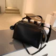 thumbnail image 3 of Bolsos de lujo con asa superior y bolsillo con cremallera en el interior, de un solo color, 2024, bolsos de gran oferta y sencillez suave para mujer, bolsos de moda para mujer, 3 of 5