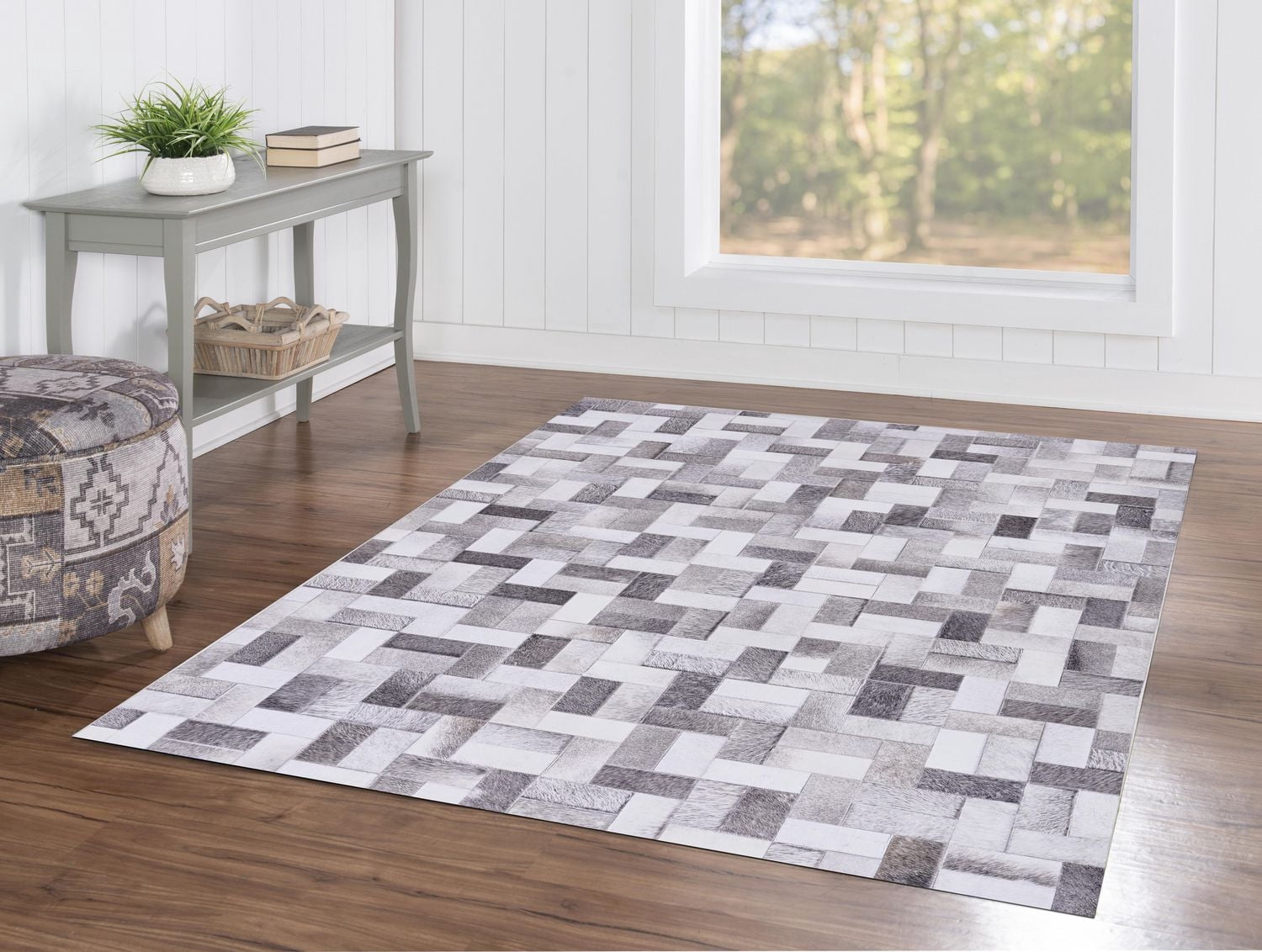 Laredo Burke Grey & Ivory 5' x 7' Area Rug