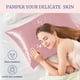 thumbnail image 1 of Funda de almohada de satén sedoso con cierre tipo sobre | Súper suave para el cabello y la piel | Reduce el frizz y las arrugas | Apto para veganos | Negro, azul, rosa y morado | 50 x 66 cm, 1 of 6