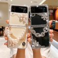 thumbnail image 2 of Étui Fleur en Strass Perle Compatible avec Samsung Galaxy Z Flip 3/4, Étui Rigide Pc Protectrice avec Bracelet, 2 of 5