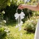 thumbnail image 1 of Ramo de boda con perlas y lazo de seda para novia o niña de honor – Ramo nupcial artificial para bodas en iglesia, fiestas, decoración de casas y mesas, 1 of 6
