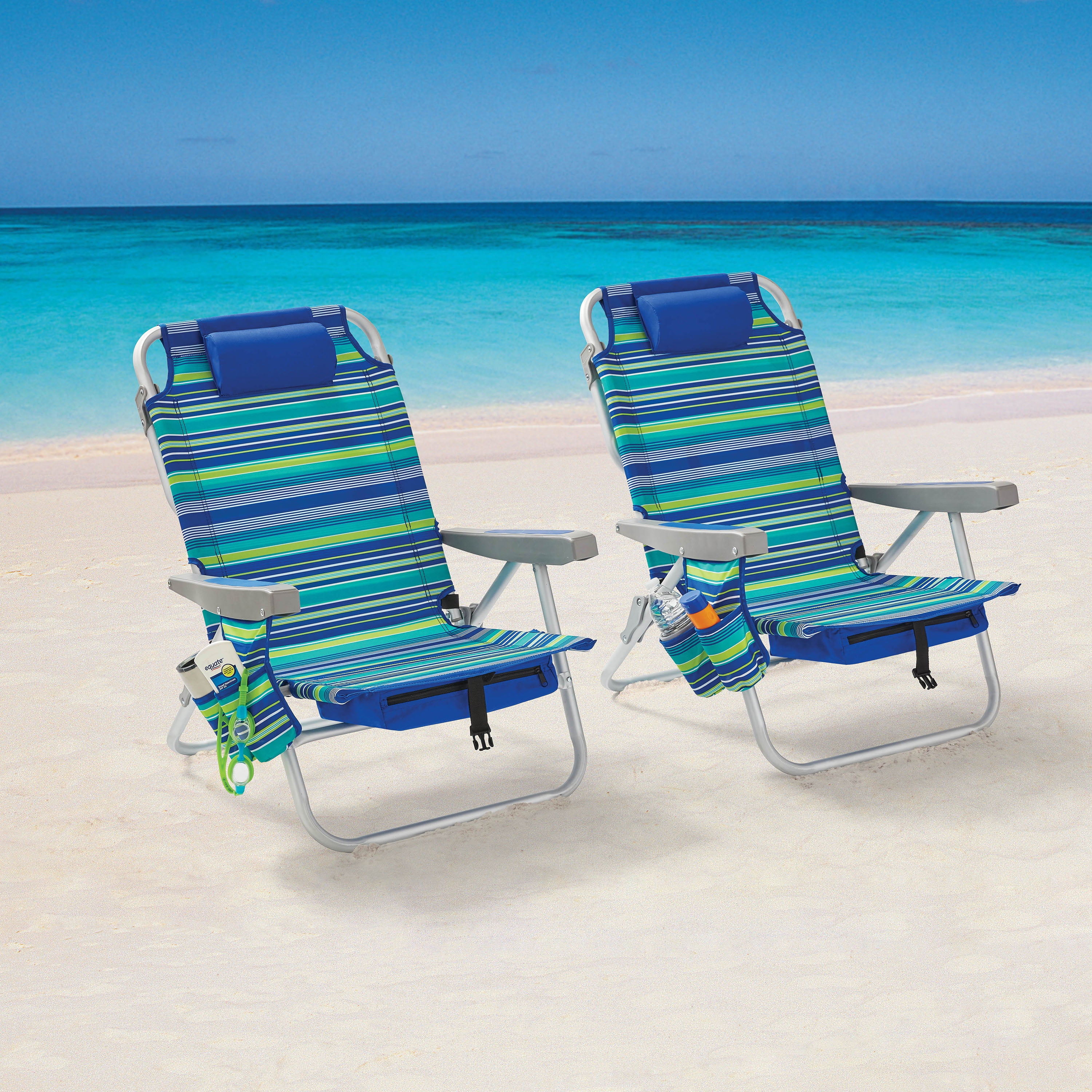  Lay Flat Beach Chair with Simple Decor
