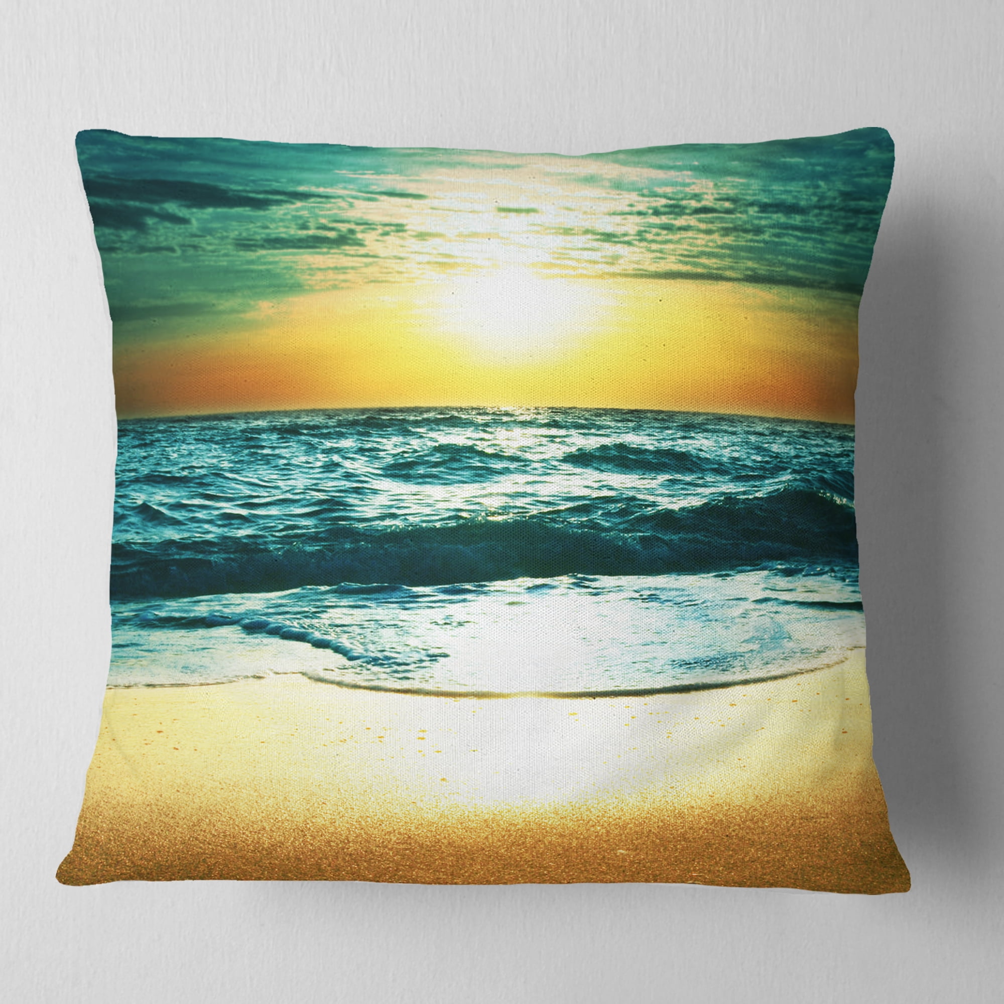 Designart 18" x 18" Sea & Shore Polyester Throw Pillow