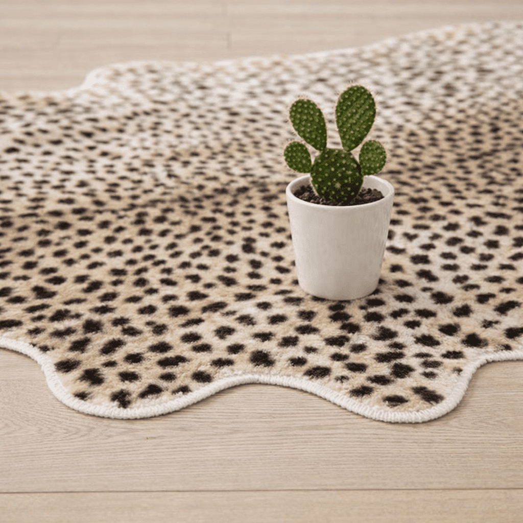 Cheetah Print Area Rug, 4' x 4.6' Faux Fur Leopard Skin Rug, Soft Shaggy Animal Print Carpet for Living Room, Bedroom, Office Decor