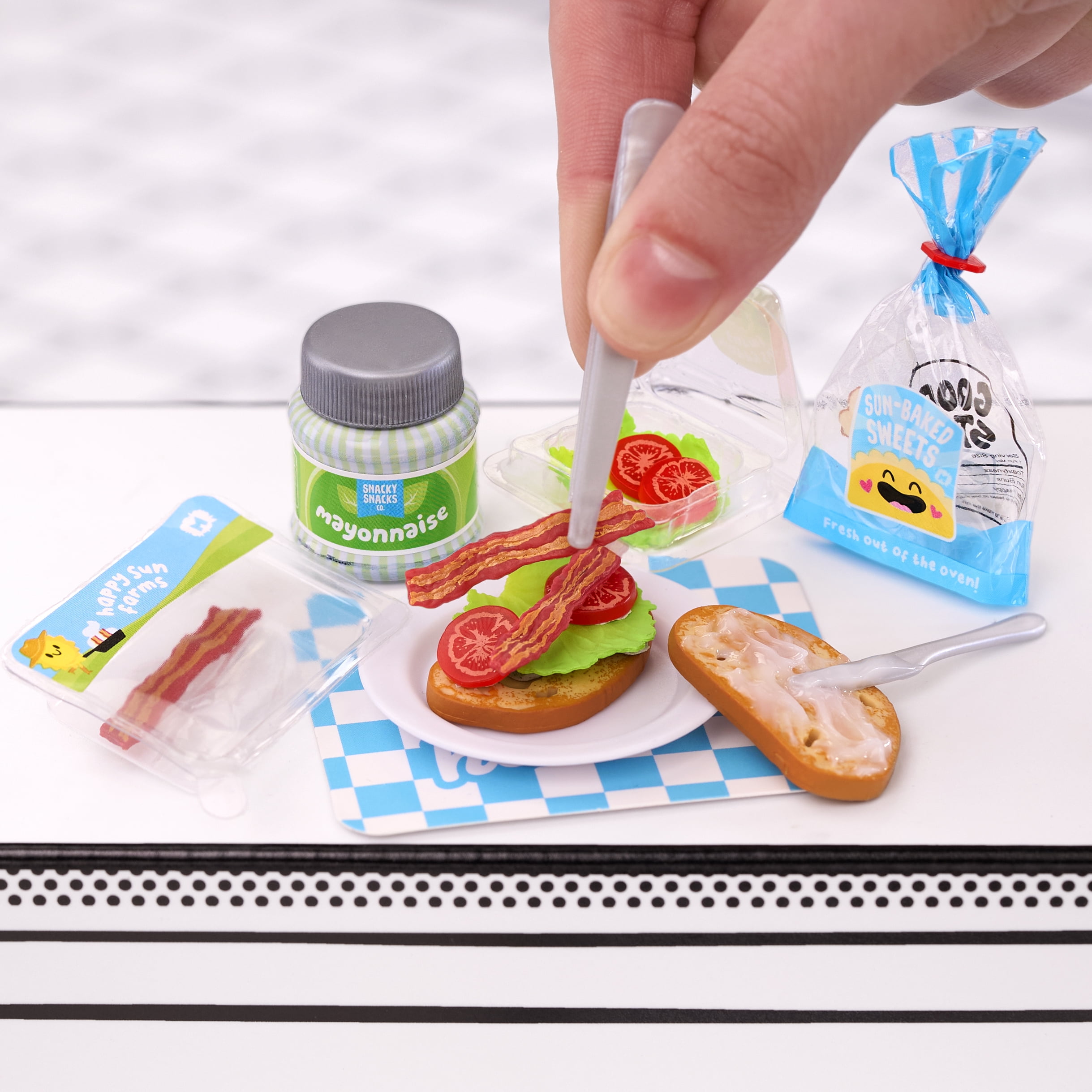 MGAs Miniverse Make It Mini Foods, Cafe Series 3, Novelty Food Toy, Ages 8+  (图5)