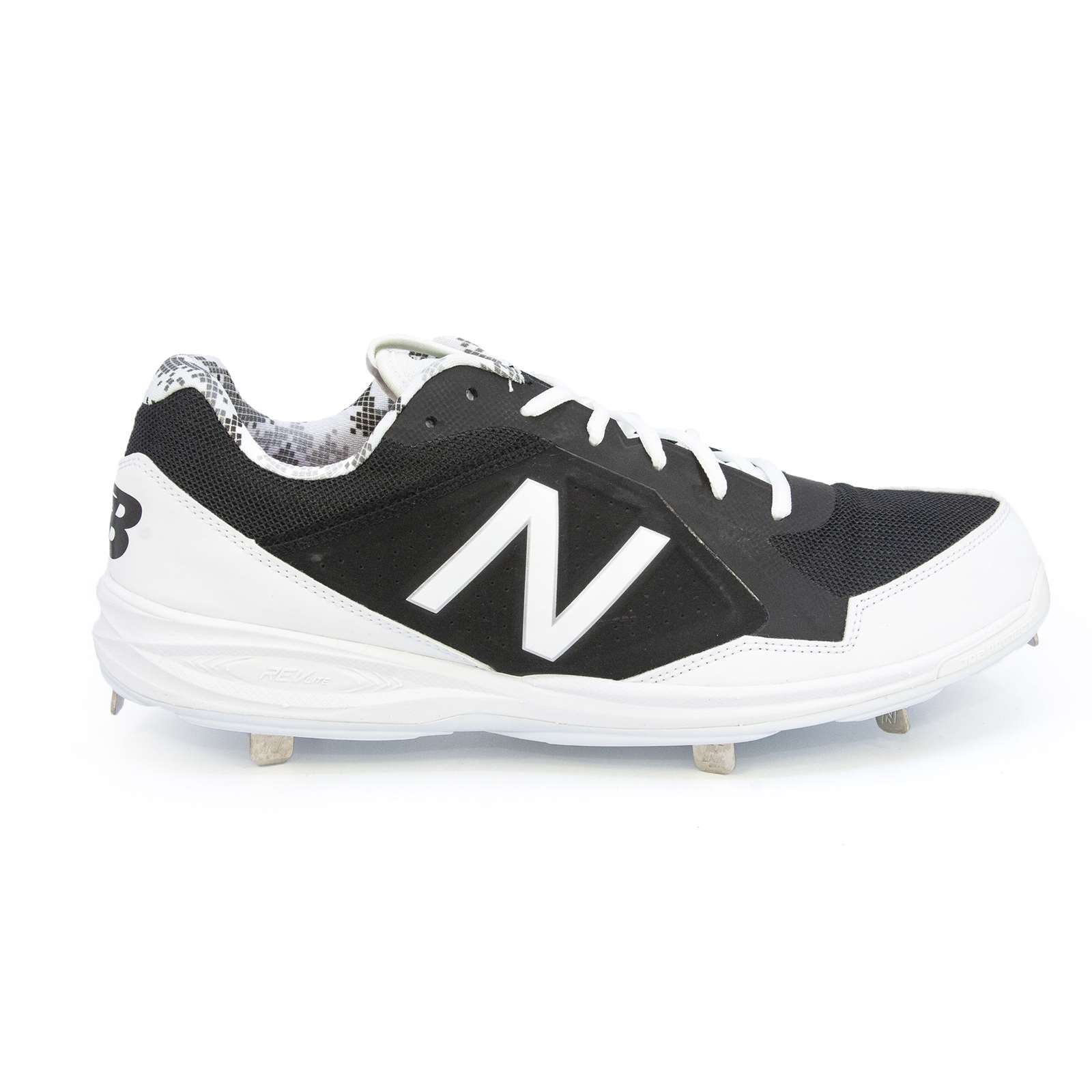 new balance men's tupelo v1 baseball cleats