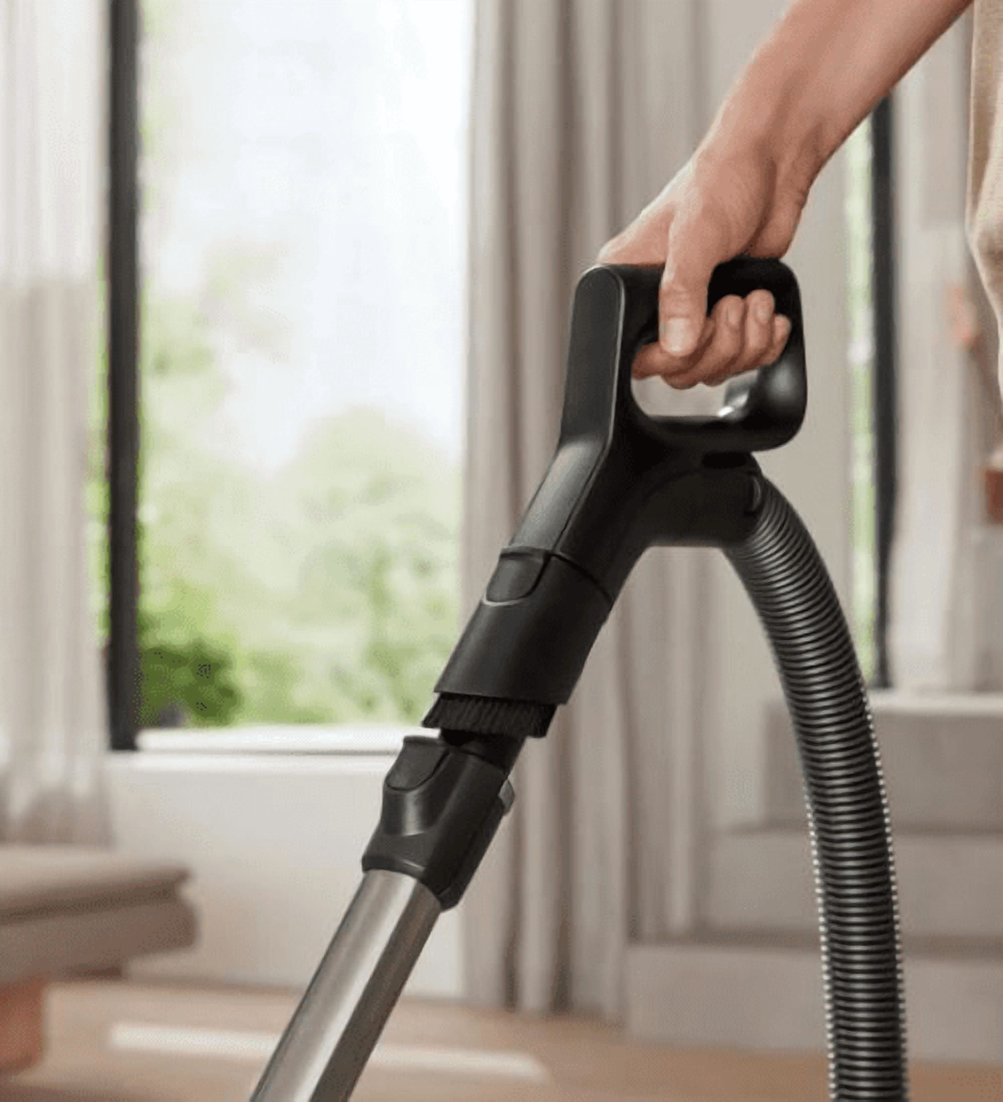Miele Guard L1 Cat & Dog Plus Canister Vacuum