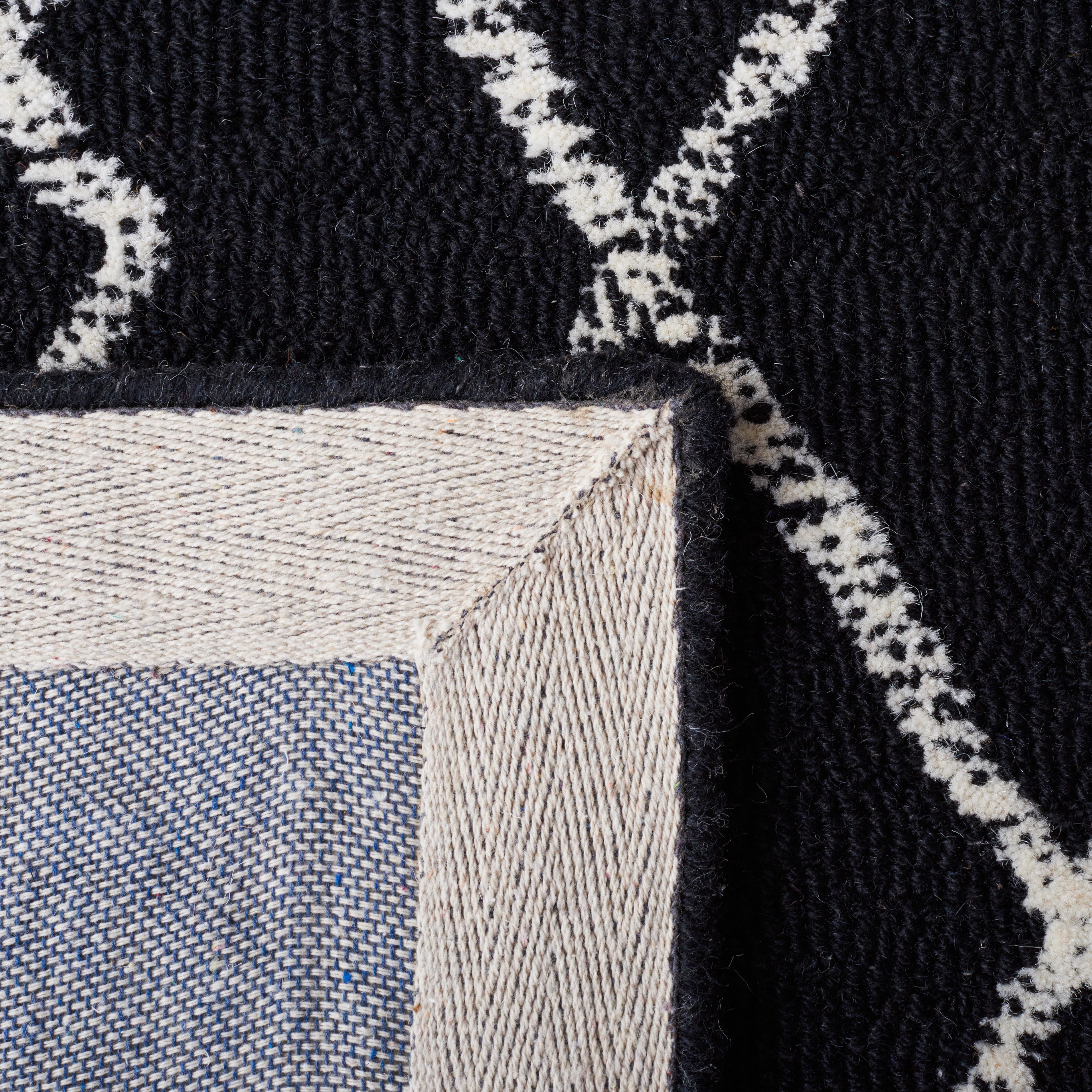 SAFAVIEH Metro Jenny Diamond Runner Rug, Black/Ivory, 2'3" x 8'
