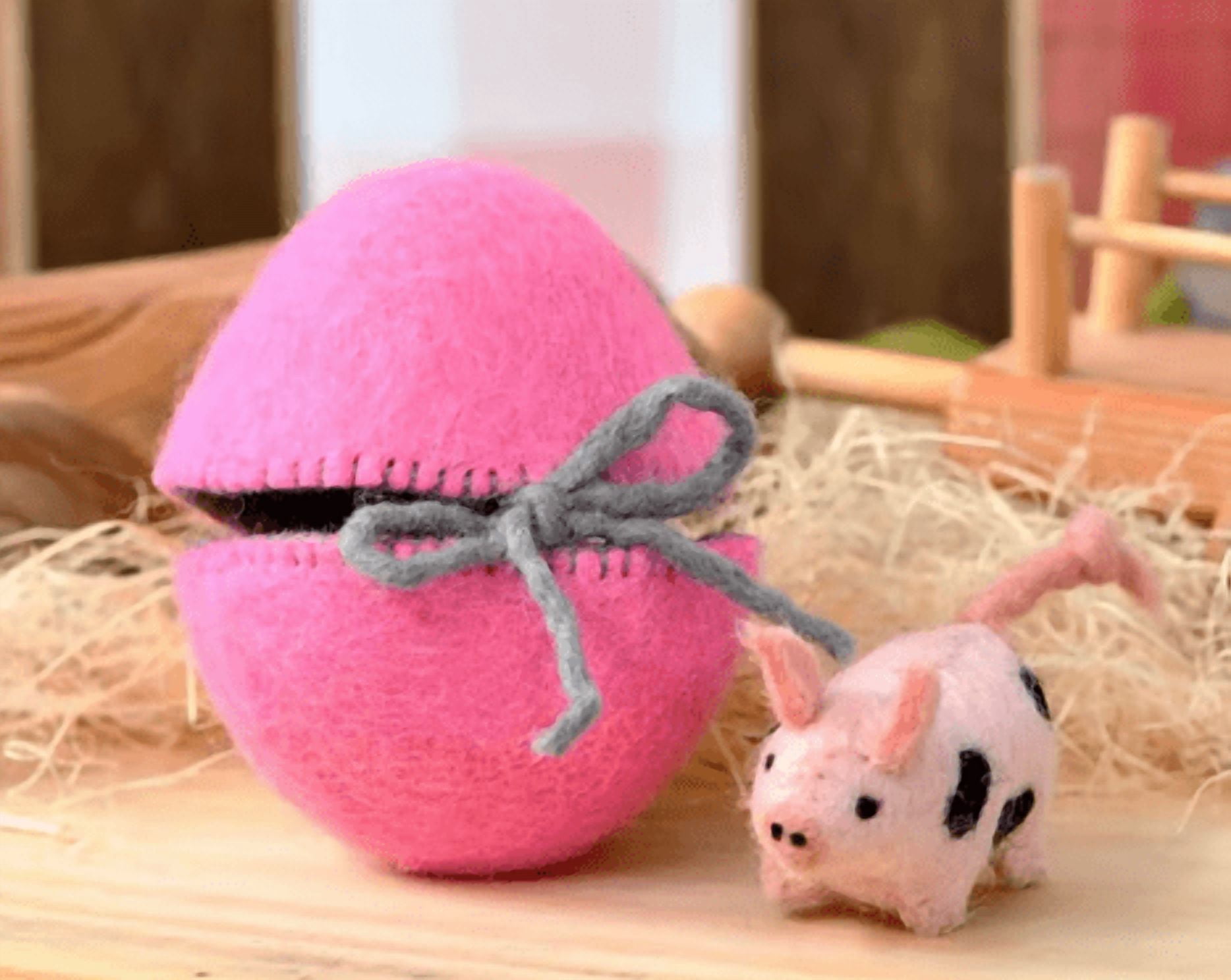 Easter Felt Egg with Hidden Surprise Inside - Handmade Wool Felt Egg Opens to Reveal Miniature Animal, Pastel Spring Decor for Holiday Table & Basket