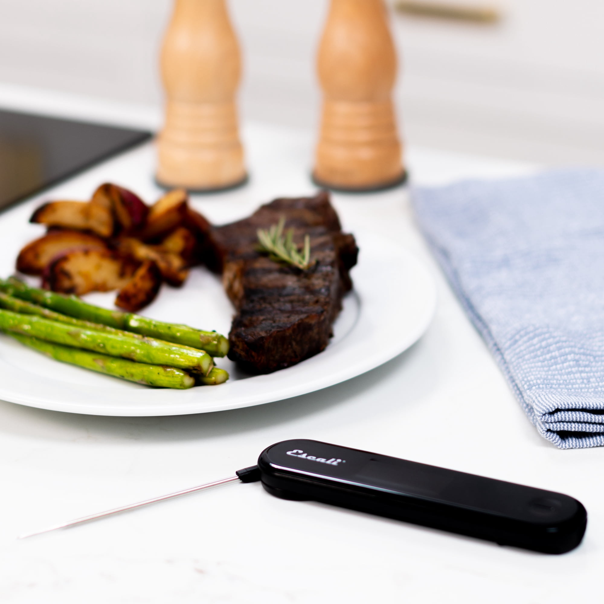 Escali Stelo Waterproof Folding Thermometer for Cooking Instant Read Rechargeable Meat Thermometer with Thermocouple Technology