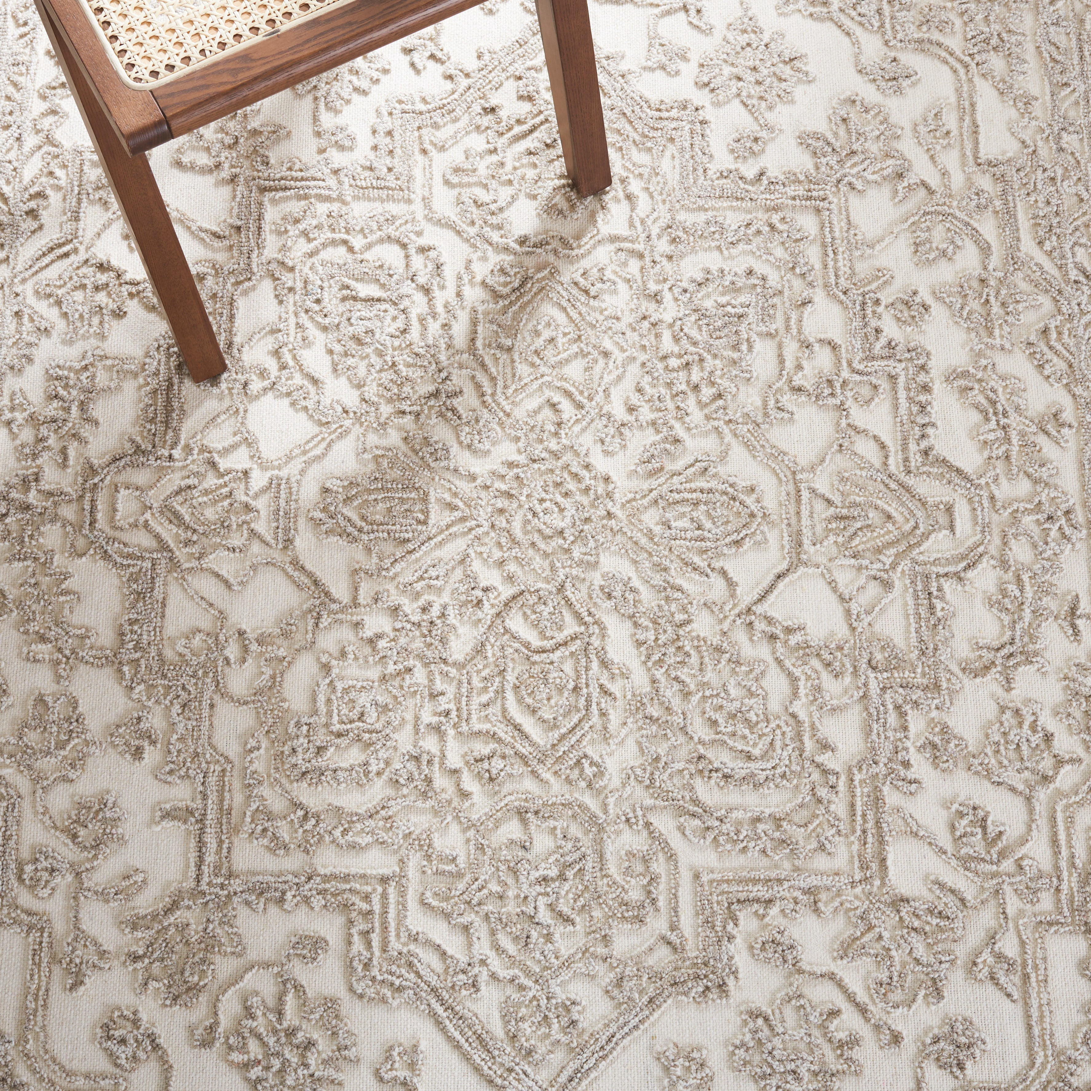 Safavieh Trace Donna Floral Area Rug, Ivory/Natural, 4' x 6'