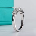 thumbnail image 4 of Anillo AnuClub con 5 piedras de moissanita, 1,5 quilates, color D, color VVS1, plateado, 4 of 9