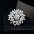 thumbnail image 4 of Broche de flor de cristal austriaco para mujer, broche de guirnalda de flores de boda de cristal austriaco de Color plateado, 4 of 5