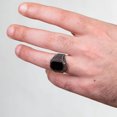thumbnail image 5 of Anillo de hombre con piedra preciosa de ónix negro grande pulida ER, 5 of 5