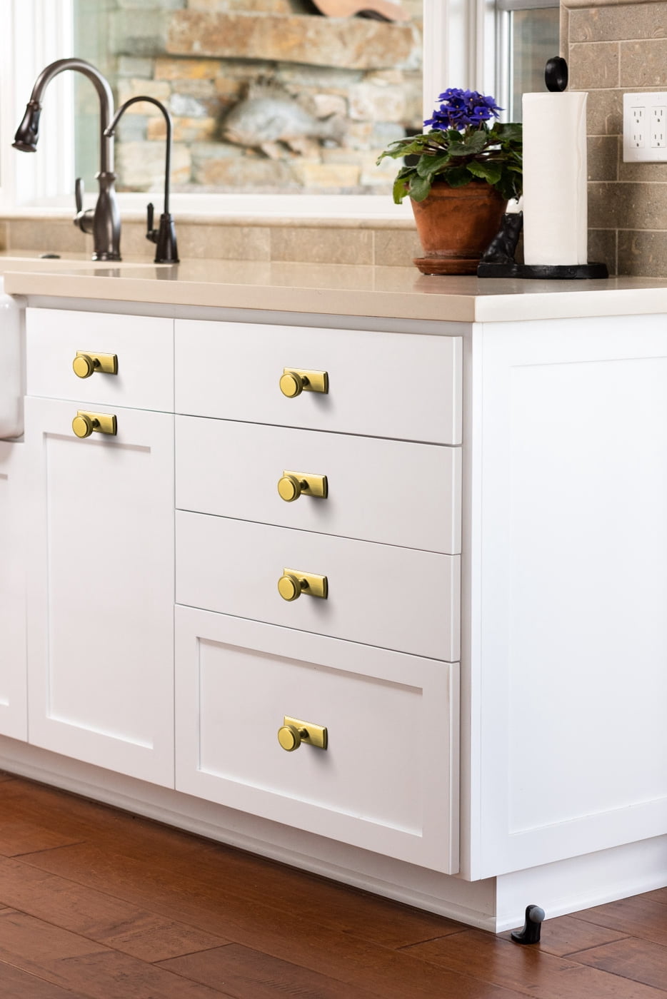 Goo-Ki Brushed Gold Cabinet Drawer Knobs with Backplate, Zinc Alloy Kitchen Hardware,Modern Single Hole Bar Pull Handles for Cupboard Wardrobe,6 Pack (2503-G011)
