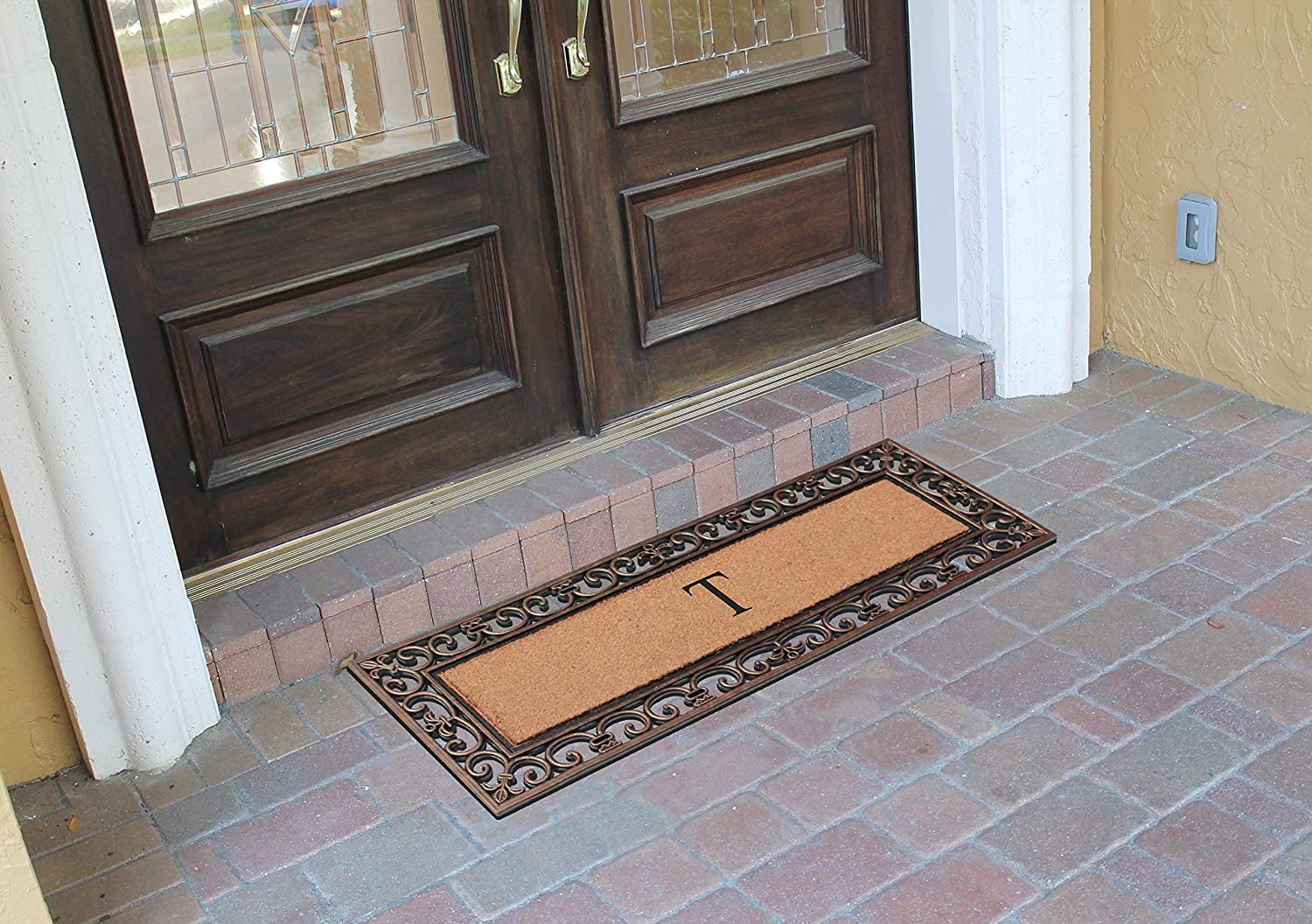 A1 Home Collections Outdoor Paisley Monogrammed T Doormat, Bronze/Black, 47.25 in x 17.71 in