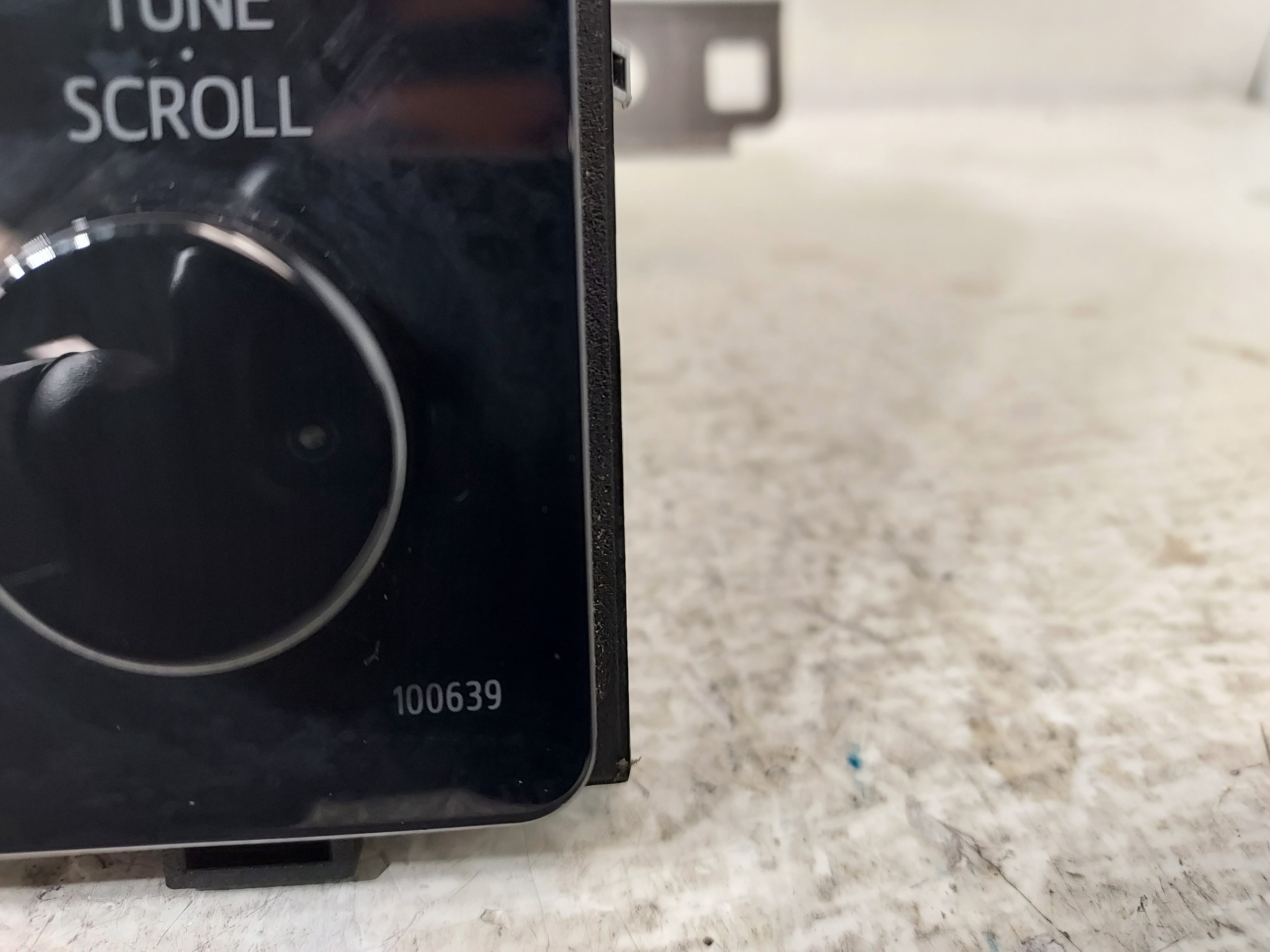 Pre-Owned 2017-2018 Toyota Corolla Display Screen Radio Receiver OEM LKQ - Verify Specific Vehicle Fitment In Description - (Good)