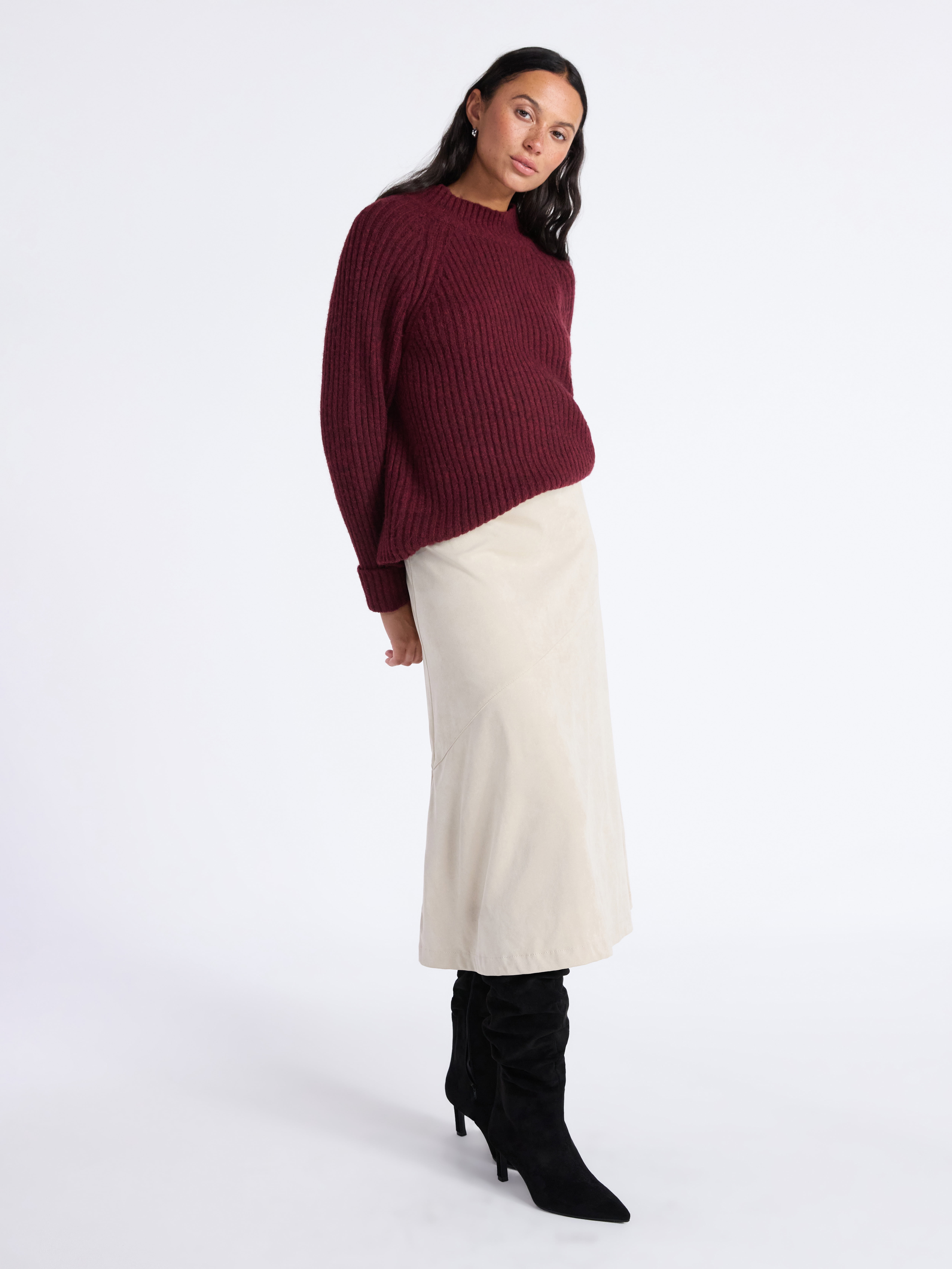 Time and Tru Women's Faux Suede Midi Skirt, 31" Length, Sizes 0-18